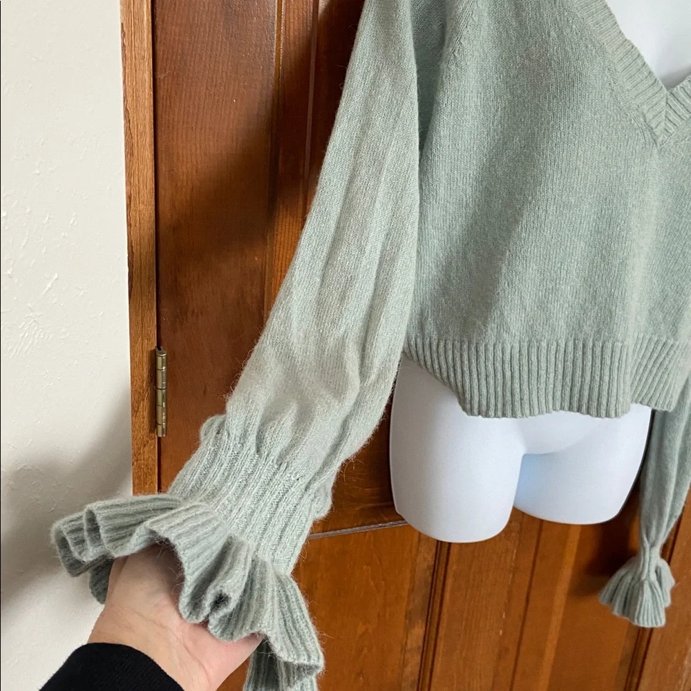 Odd Molly V Neck Baby Alpaca Soft Green with ruffle cuffs Designer Large (3) - Picture 3 of 12